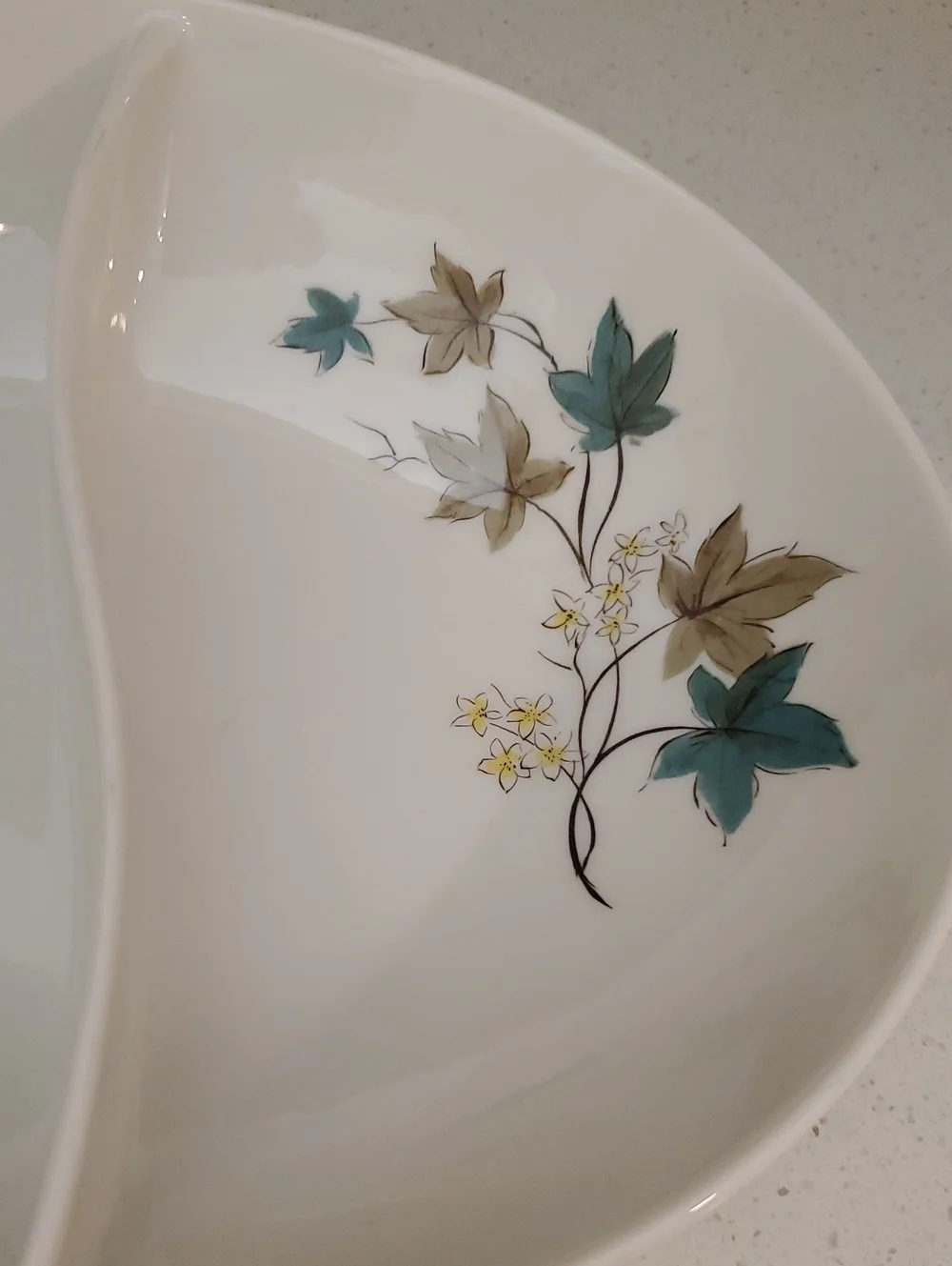 Syracuse Carefree Woodbine Oval Divided Vegetable Bowl 10 inch Vintage